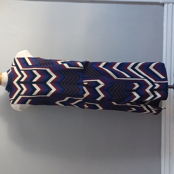 Tristan 2 piece sleeveless top and skirt Size 4 - Picture 4 of 16